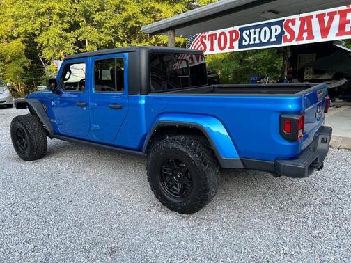 2022 Jeep Gladiator Overland