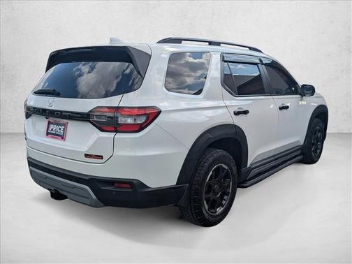 Platinum White Pea 2025 Honda Pilot TrailSport