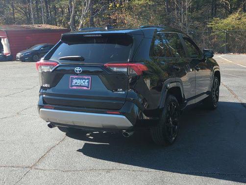 2023 Toyota RAV4 Hybrid SE