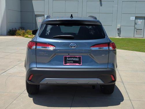 2025 Toyota Corolla Cross LE