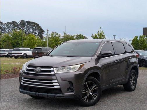 Predawn Gray Mica 2019 Toyota Highlander LE
