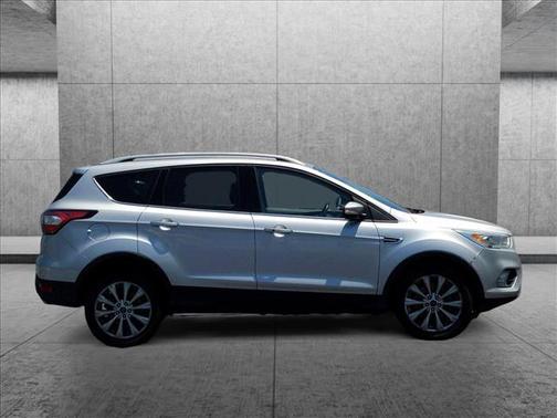 Photo 5 of 24 of 2017 Ford Escape Titanium
