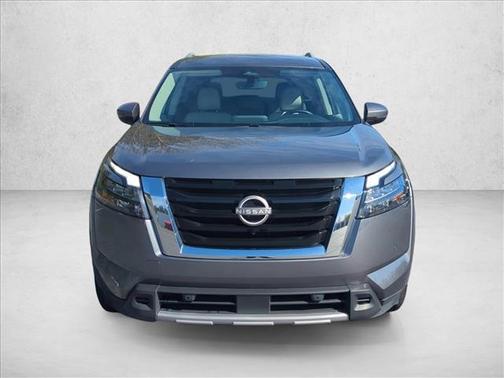 2025 Nissan Pathfinder SL FWD