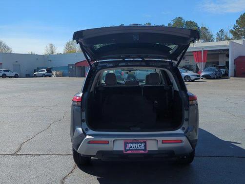 2025 Nissan Pathfinder SL FWD