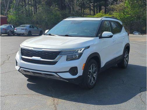 Snow White Pearl 2022 Kia Seltos EX