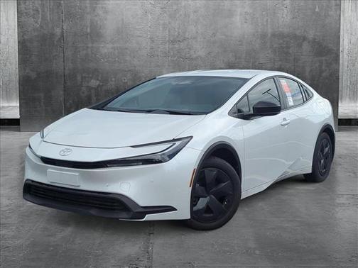 2025 Toyota Prius LE
