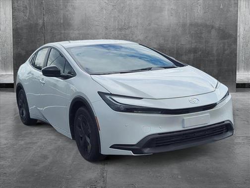 2025 Toyota Prius LE