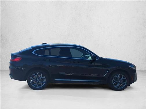 2022 BMW X4 xDrive30i