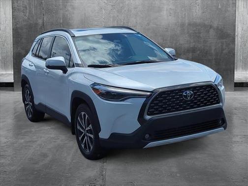 2024 Toyota Corolla Cross XLE