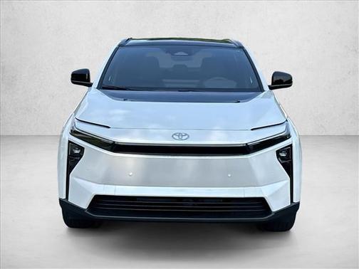 Wind Chill Pearl 2026 Toyota bZ XLE Plus