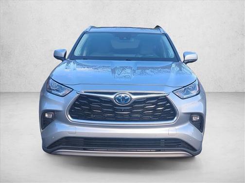 2023 Toyota Highlander Hybrid Platinum