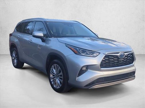 2023 Toyota Highlander Hybrid Platinum