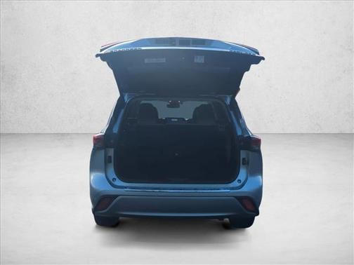 2023 Toyota Highlander Hybrid Platinum