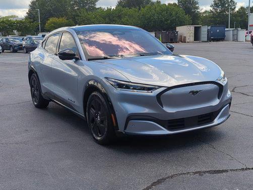 2022 Ford Mustang Mach-E California Route 1