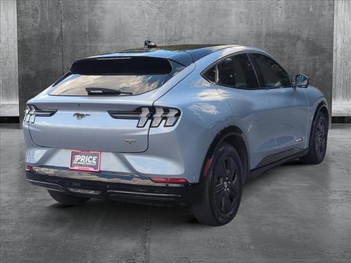 2022 Ford Mustang Mach-E California Route 1