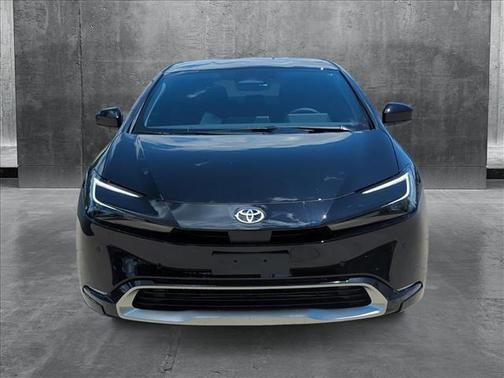 2025 Toyota Prius L