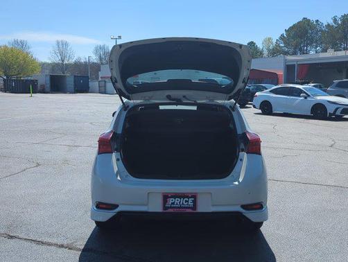 Blizzard Pearl 2016 Scion iM 5dr HB Man