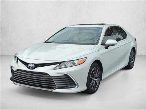 2024 Toyota Camry Hybrid XLE