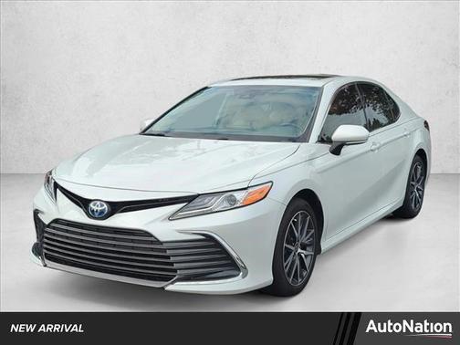 2024 Toyota Camry Hybrid XLE