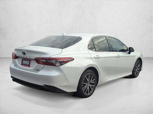 2024 Toyota Camry Hybrid XLE