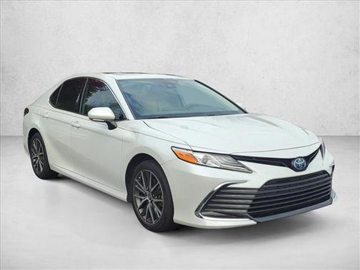 2024 Toyota Camry Hybrid XLE