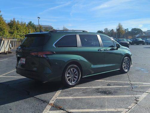 2022 Toyota Sienna XLE