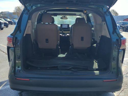 2022 Toyota Sienna XLE