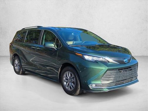 2022 Toyota Sienna XLE
