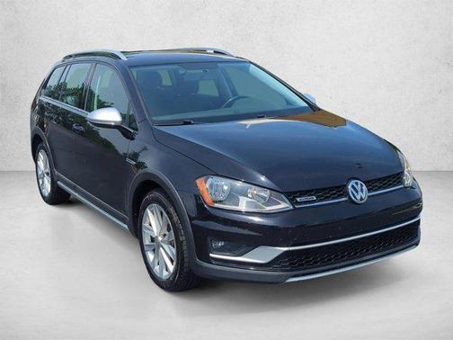 Deep Black Pearl 2017 Volkswagen Golf Alltrack TSI S