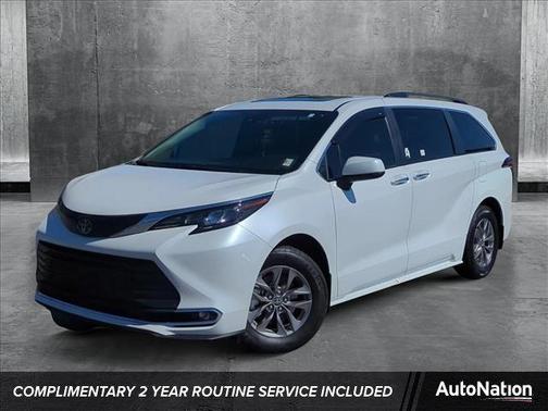 2024 Toyota Sienna XLE 8 Passenger