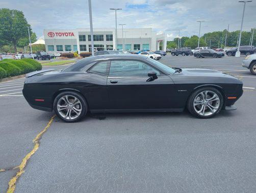 Pitch Black Clearcoat 2021 Dodge Challenger R/T