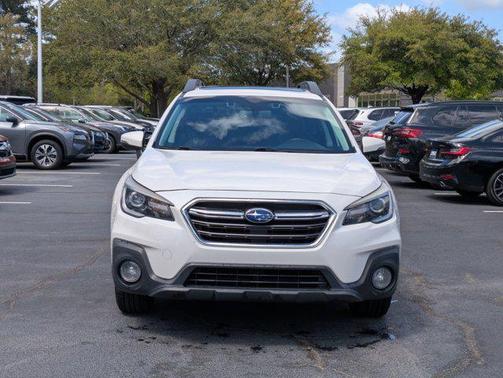 Crystal White Pearl 2018 Subaru Outback 2.5i Limited