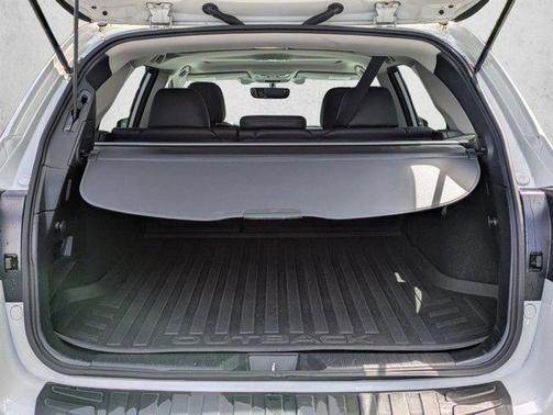 Crystal White Pearl 2018 Subaru Outback 2.5i Limited