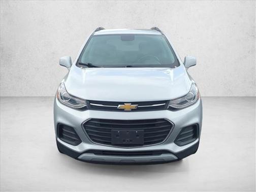 Silver Ice Metallic 2020 Chevrolet Trax LT