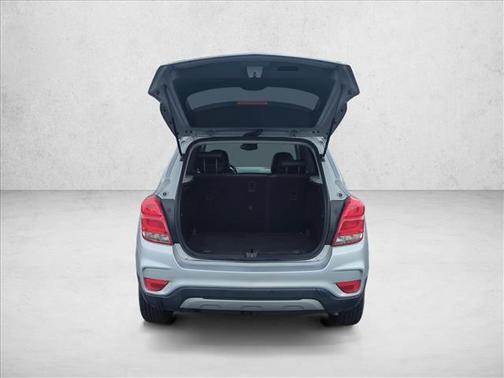 Silver Ice Metallic 2020 Chevrolet Trax LT