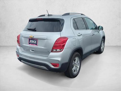 Silver Ice Metallic 2020 Chevrolet Trax LT