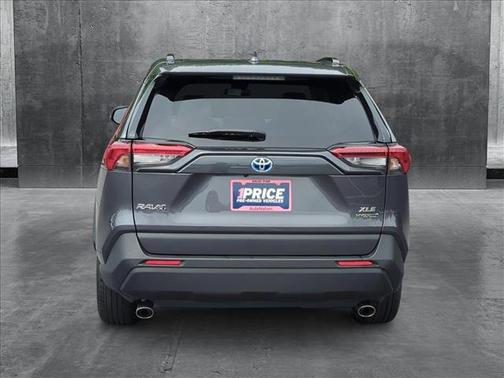 2022 Toyota RAV4 Hybrid XLE