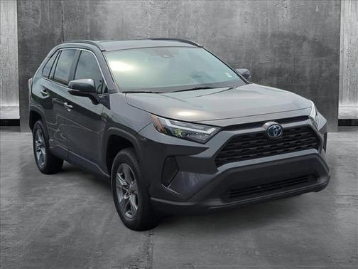 2022 Toyota RAV4 Hybrid XLE