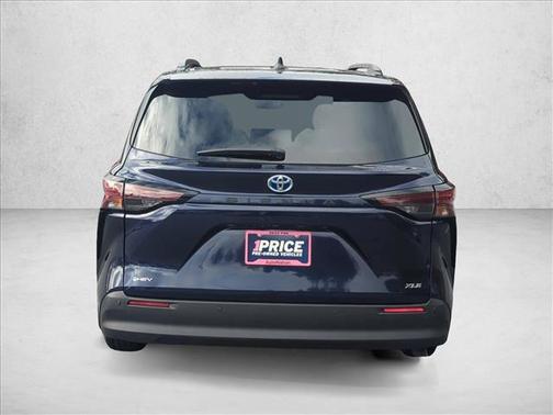 2025 Toyota Sienna XLE