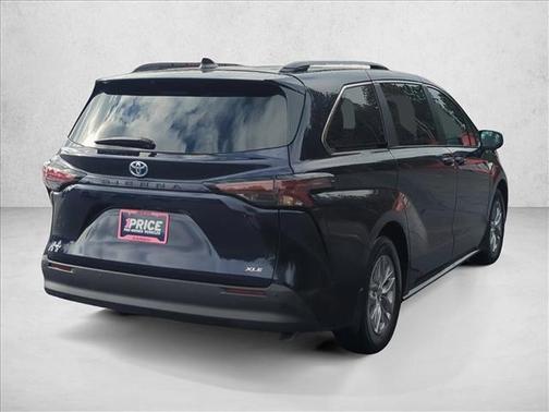 2025 Toyota Sienna XLE