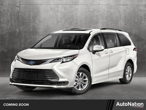 2025 Toyota Sienna LE