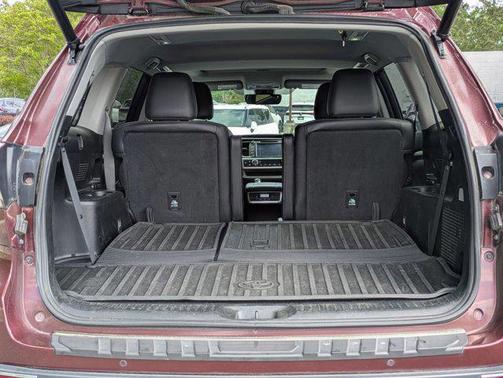 Ooh La La Rouge Mica 2017 Toyota Highlander Limited