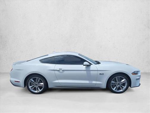 Oxford White 2020 Ford Mustang GT Premium