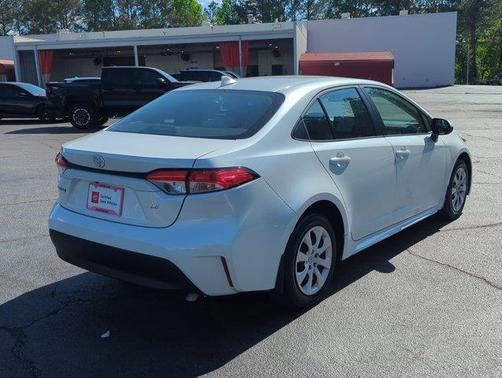 Wind Chill Pearl 2025 Toyota Corolla LE