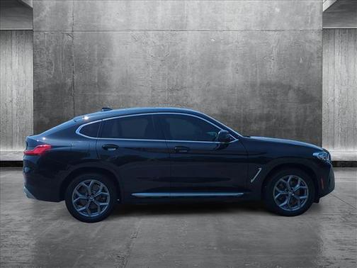 2023 BMW X4 xDrive30i