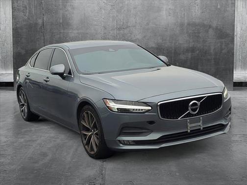 2018 Volvo S90 T5 Momentum