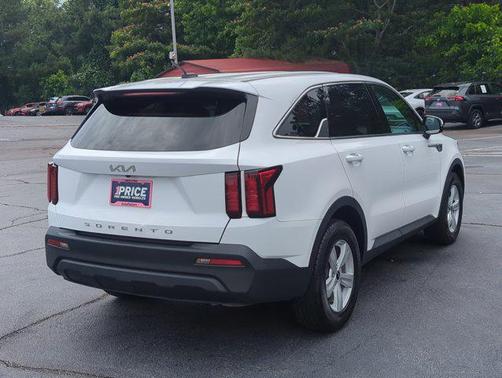 2022 Kia Sorento LX