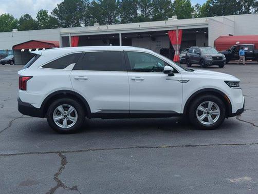 2022 Kia Sorento LX
