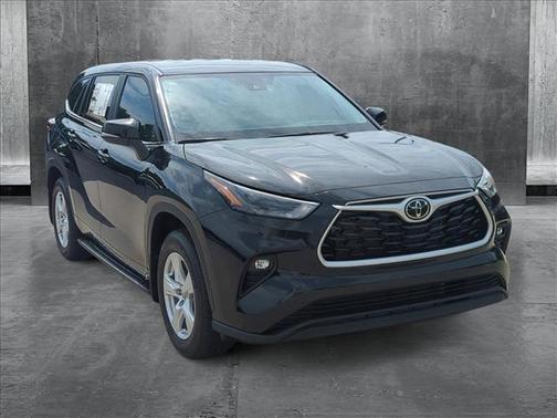 2025 Toyota Highlander LE