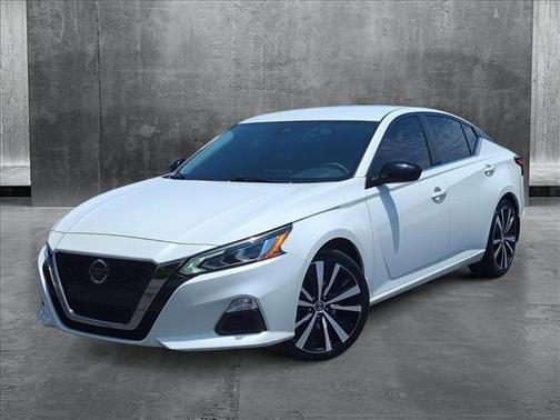 2022 Nissan Altima SR FWD
